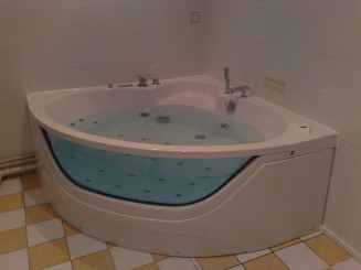 Baignoire balnéo à Saint-Amand-les-Eaux : Le spa s’invite chez vous Rénovation de salle de bain avec baignoire à Saint-Amand-les-Eaux