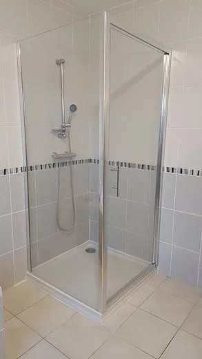 Paroi de douche vitrée sur mesure