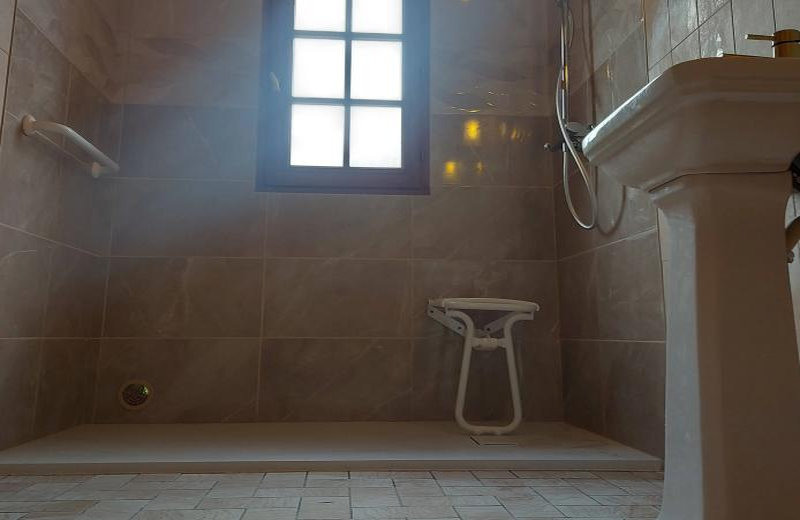 Rénovation salle de bain avec douche moderne
